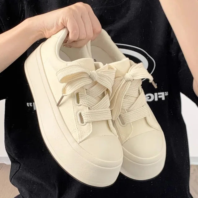 White shoes for women,  summer new women's shoes, niche casual board shoes, versatile student canvas shoes, Instagram trendy